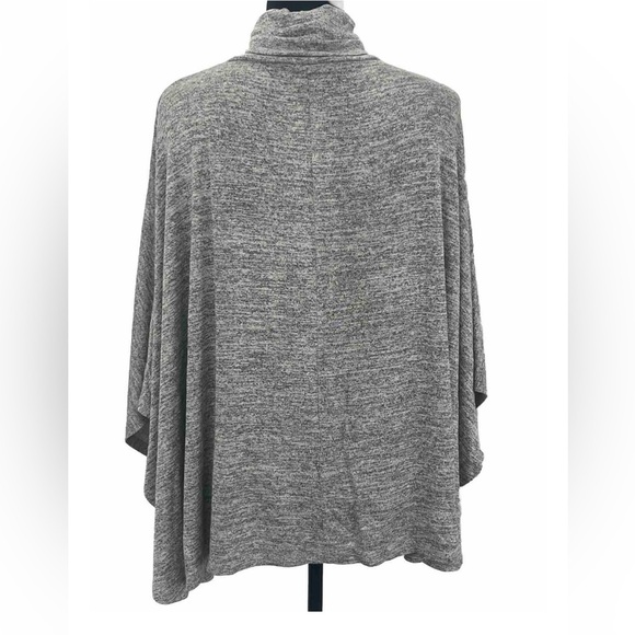 Women’s Forever 21 medium heather gray turtleneck poncho . - Picture 2 of 5
